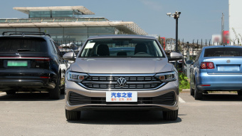 VW Sagitar Flyover 200TSI MT